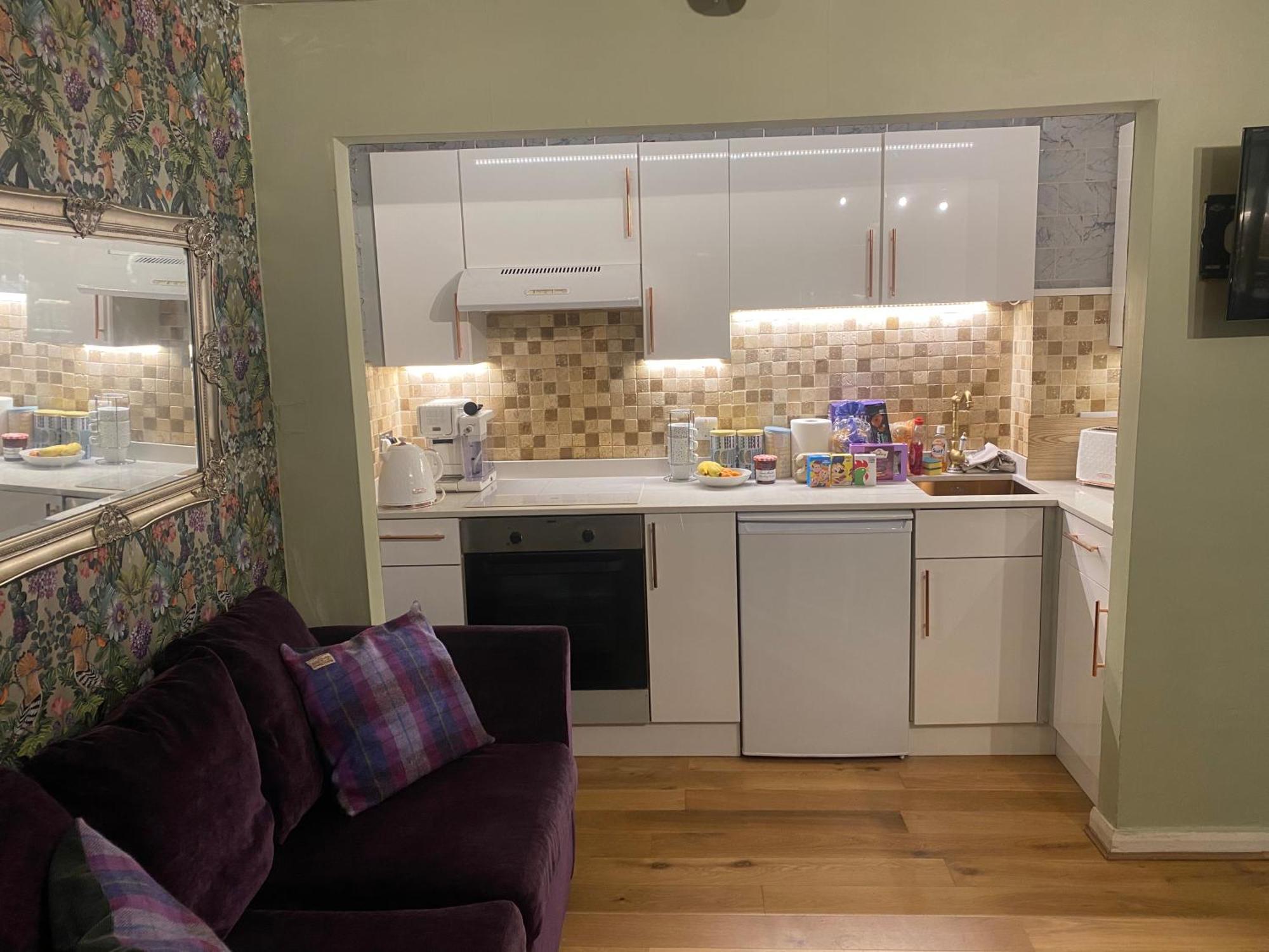 Quiet Lower Floor 2 Bed City Apartment With Private Patio Garden バース エクステリア 写真