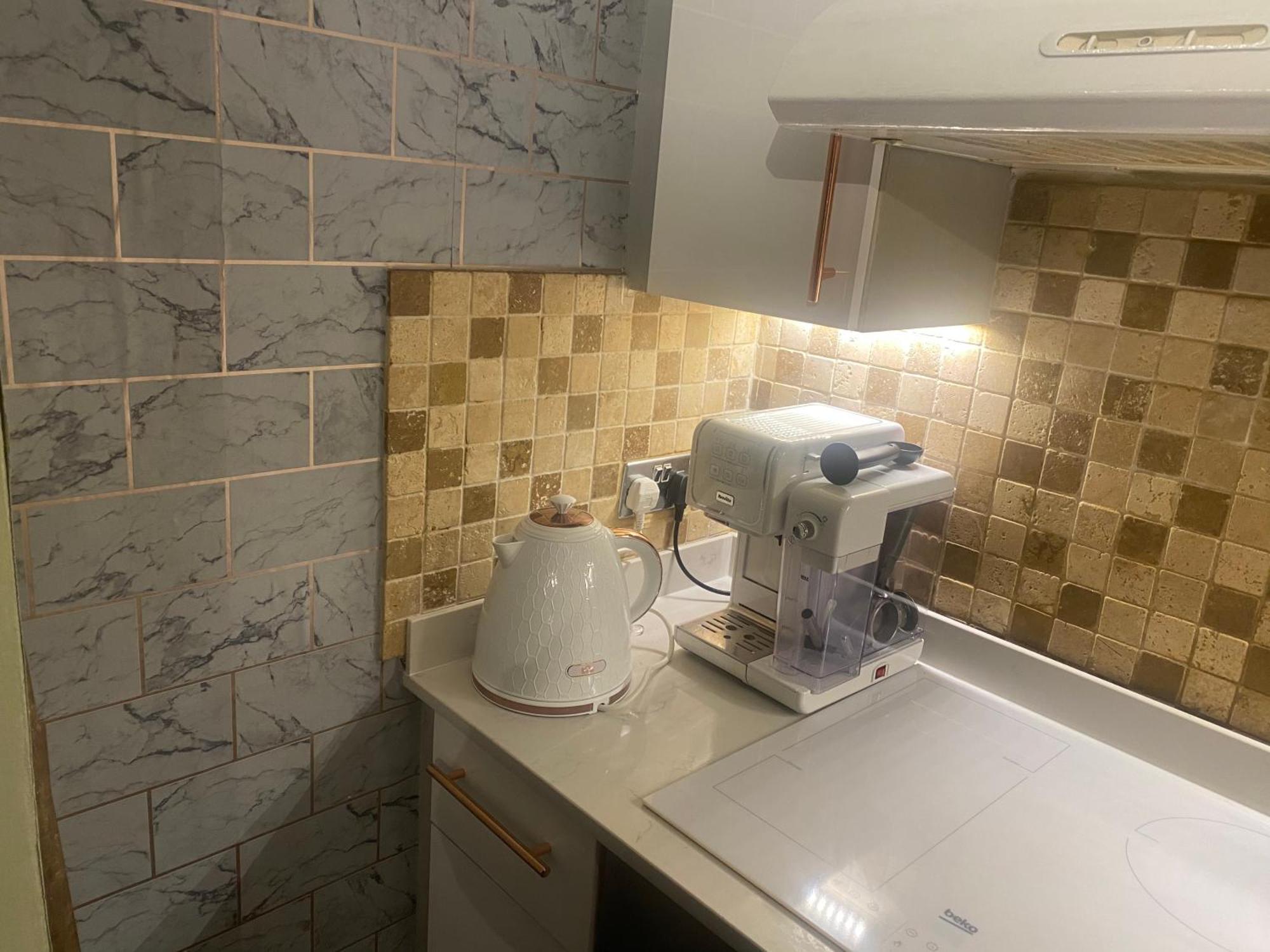 Quiet Lower Floor 2 Bed City Apartment With Private Patio Garden バース エクステリア 写真